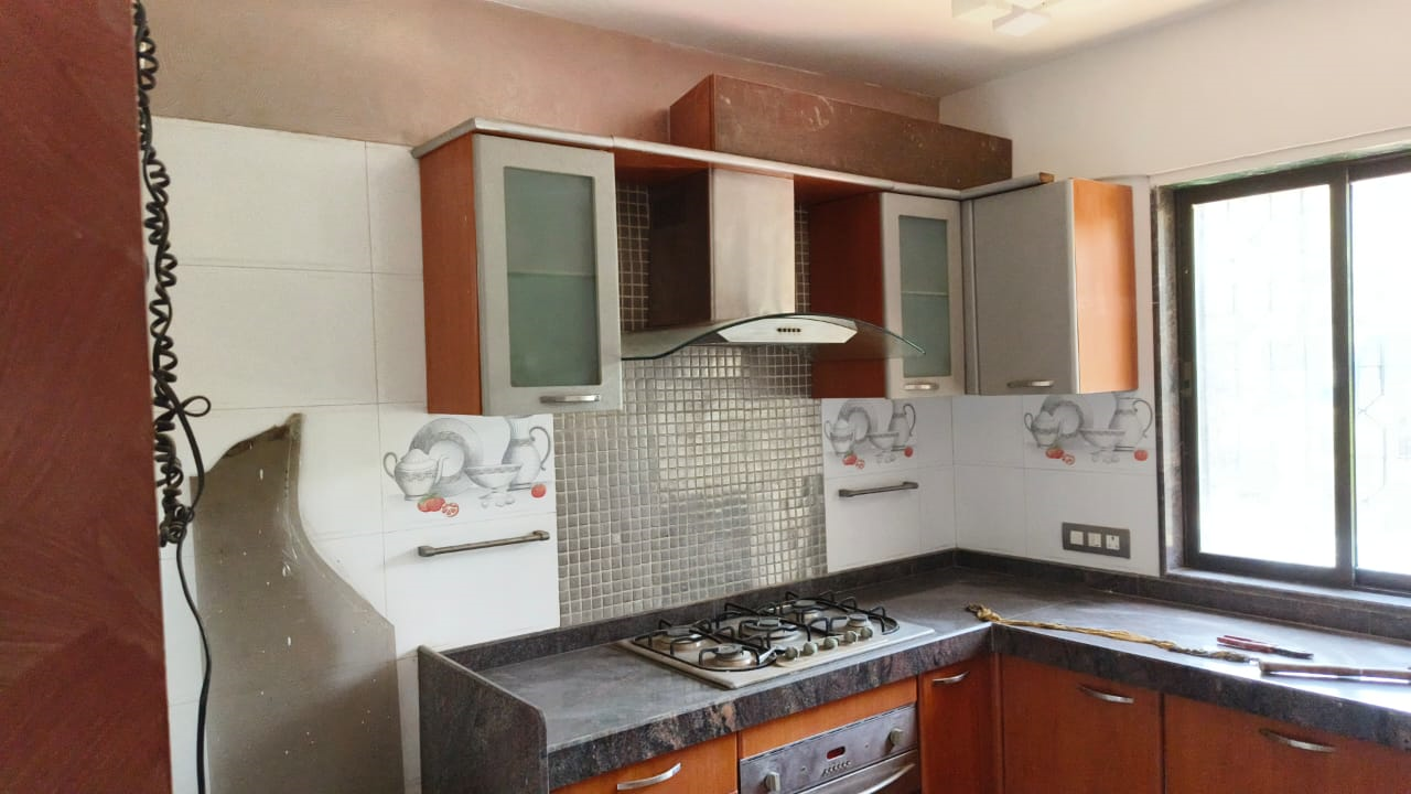 16 - Solomon Apartment, Bandra West