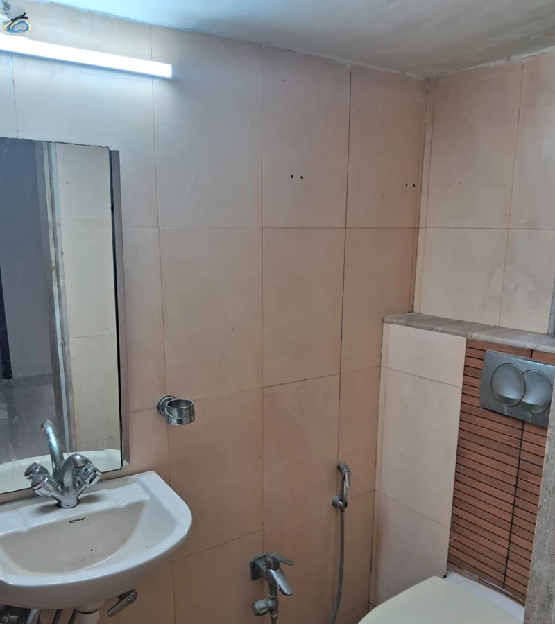8 - Solomon Apartment, Bandra West