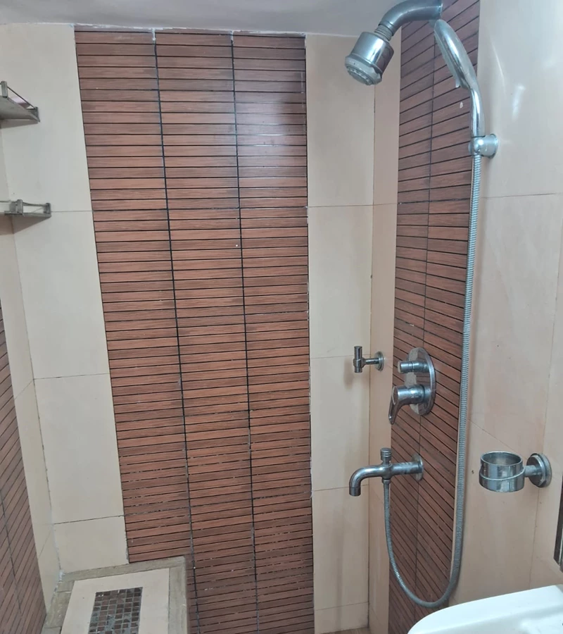 9 - Solomon Apartment, Bandra West