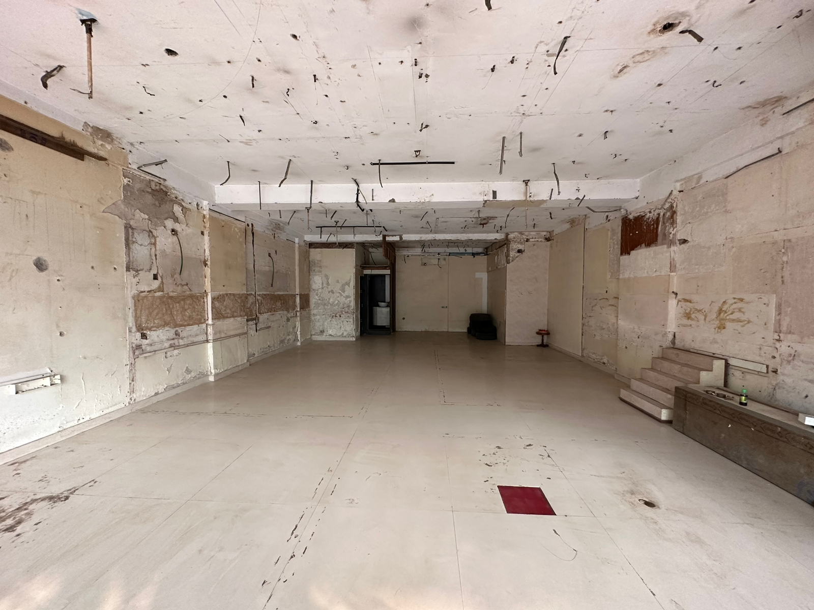 Showroom Flat on Rent / Sale in Chembur - Safal Ganga