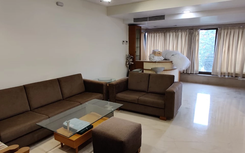 4 - Ajanta Apartments, Peddar Road