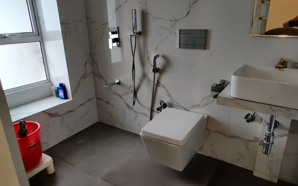 6 - Ajanta Apartments, Peddar Road