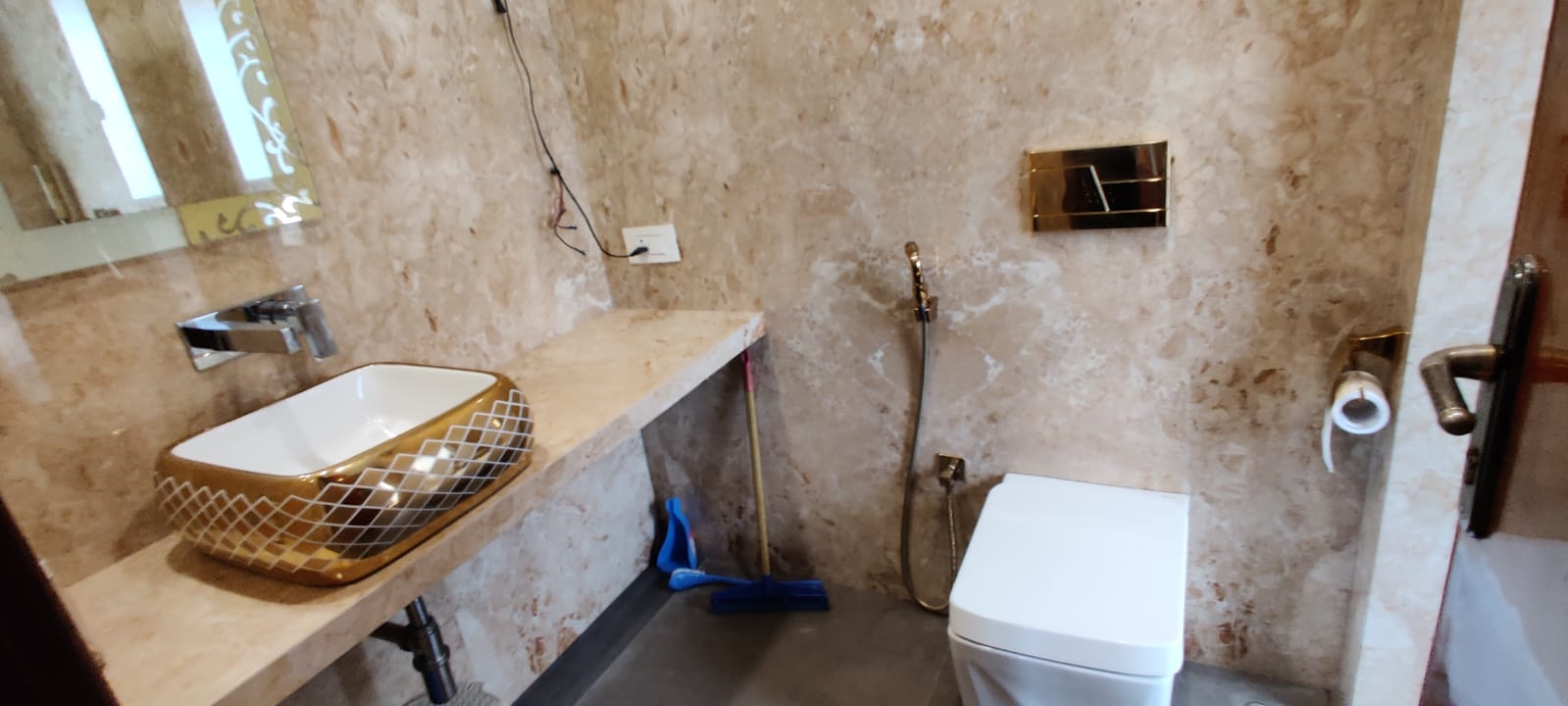 8 - Ajanta Apartments, Peddar Road