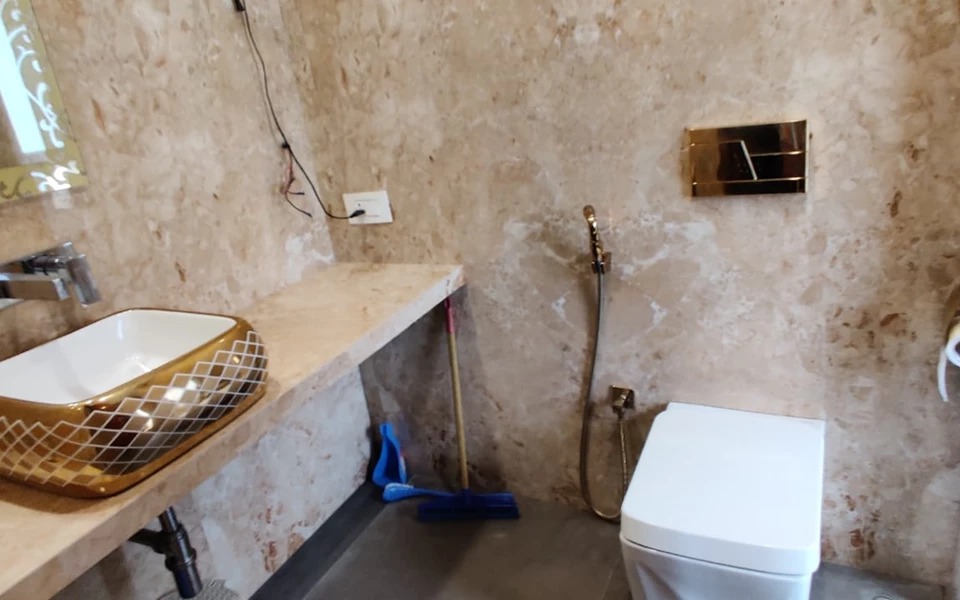 8 - Ajanta Apartments, Peddar Road