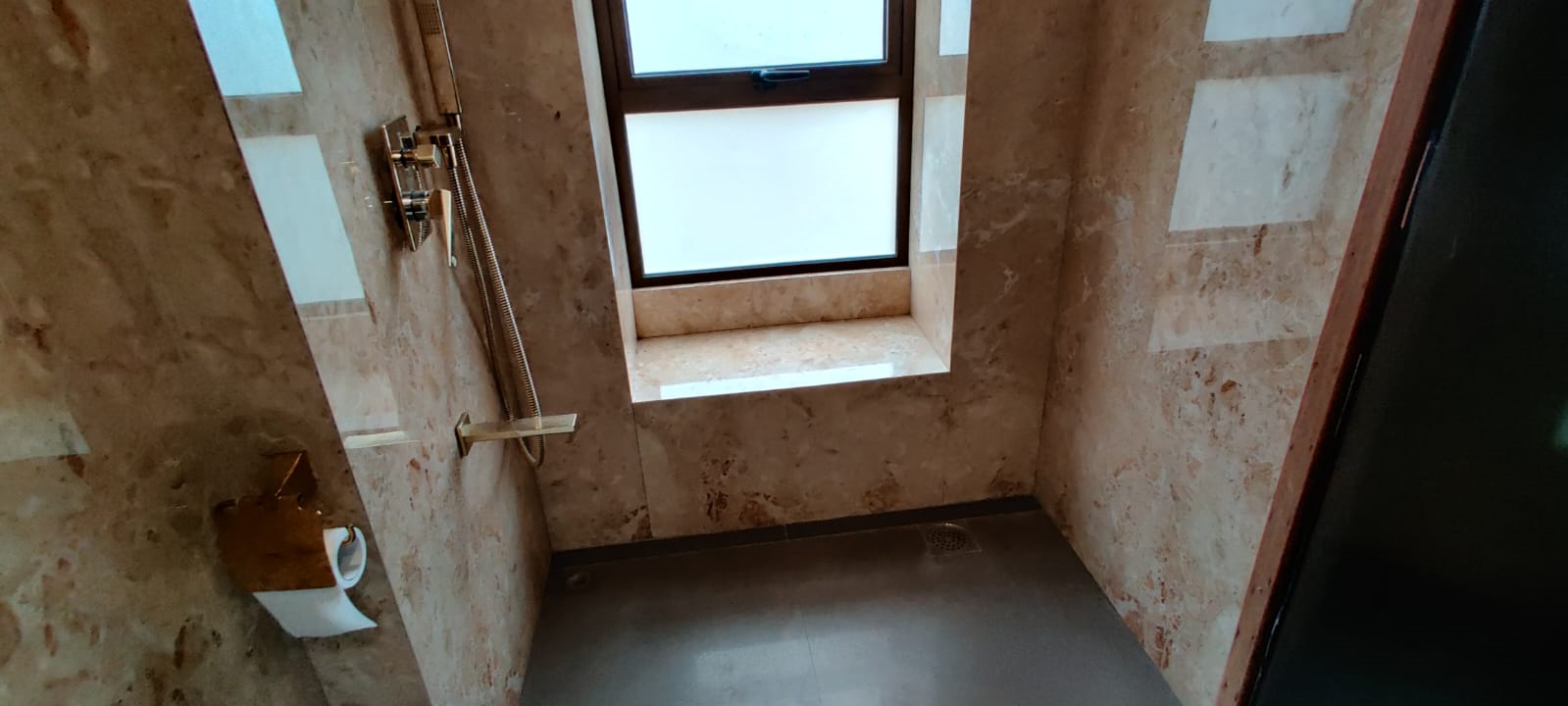 9 - Ajanta Apartments, Peddar Road