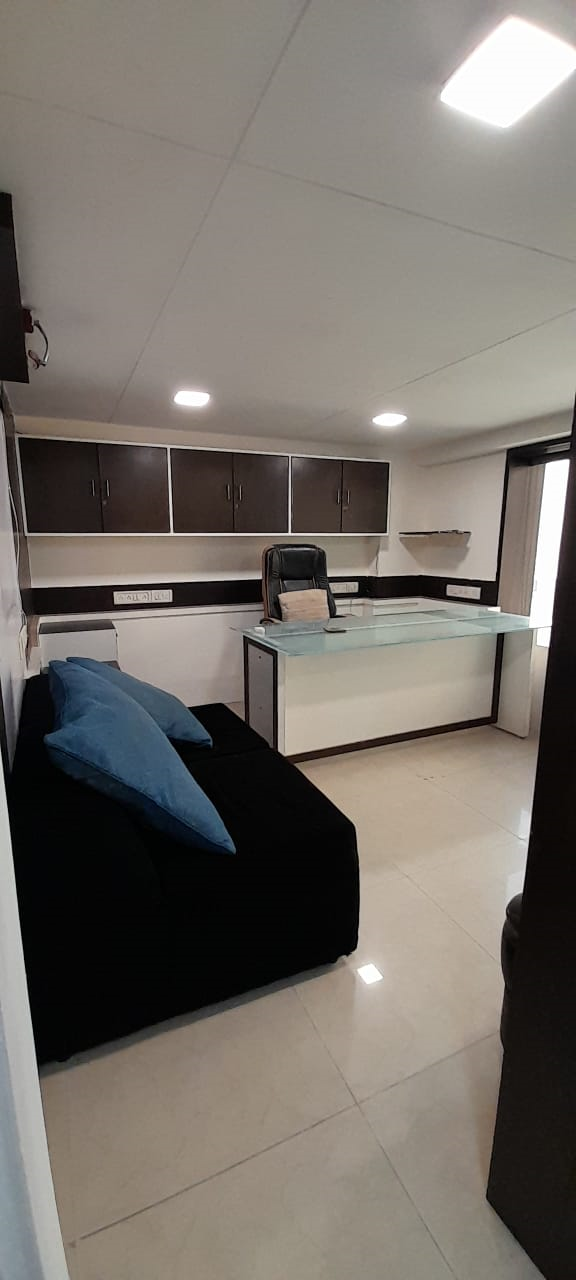 10 - Oberoi Chambers, Andheri West