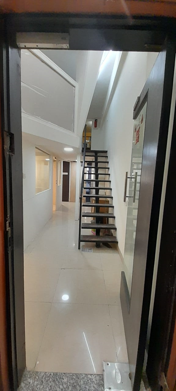 15 - Oberoi Chambers, Andheri West