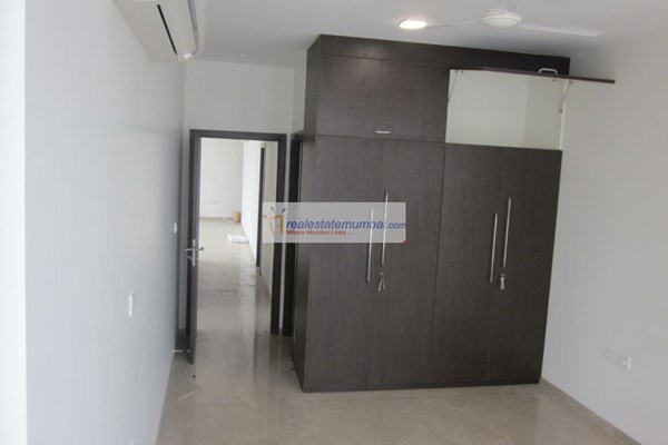 Flat for sale in Oberoi Exquisite, Goregaon East