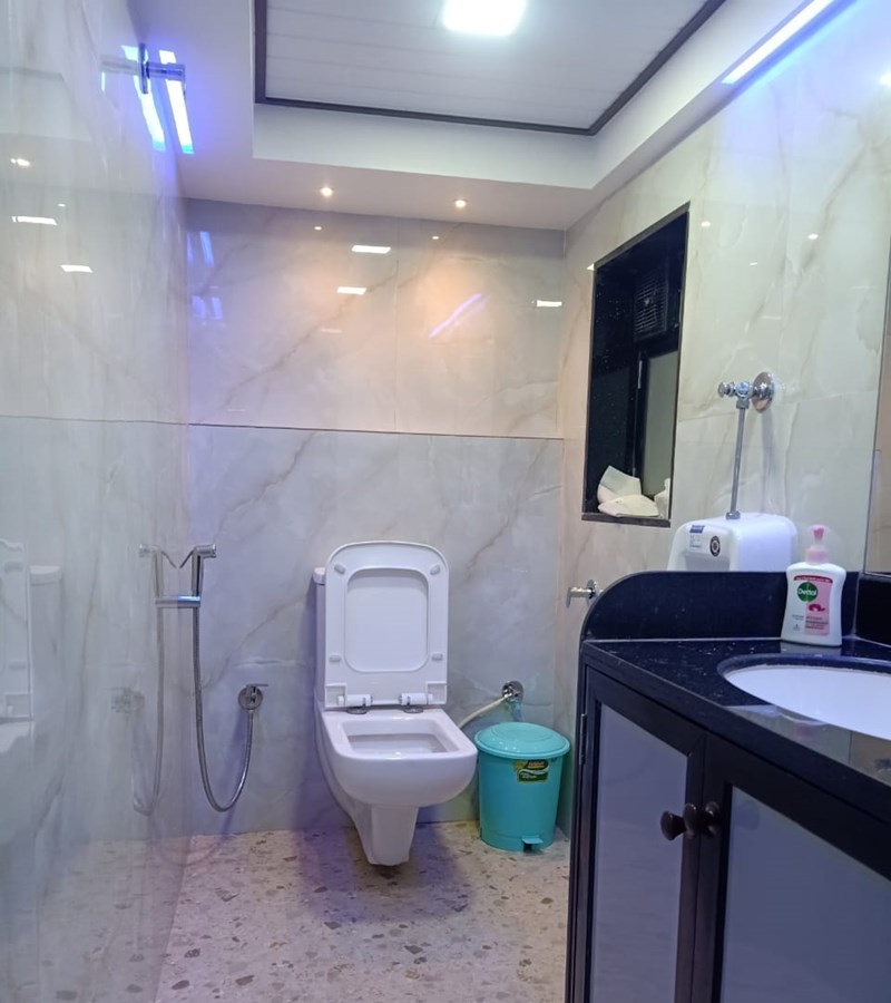 6 - Cosmos Plaza, Andheri West