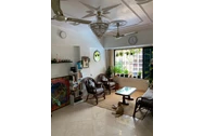2 Bhk Flat In Bandra West For Sale In Yellow Rose