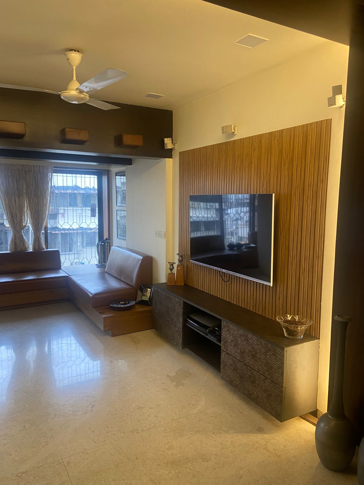 4 BHK Flat on Rent in Andheri West - Manju Towers