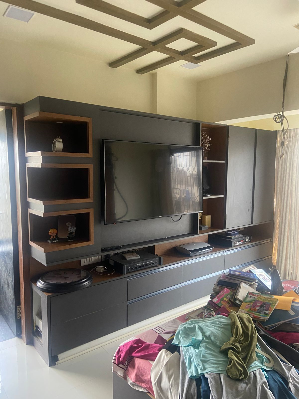 27 - Manju Towers, Andheri West