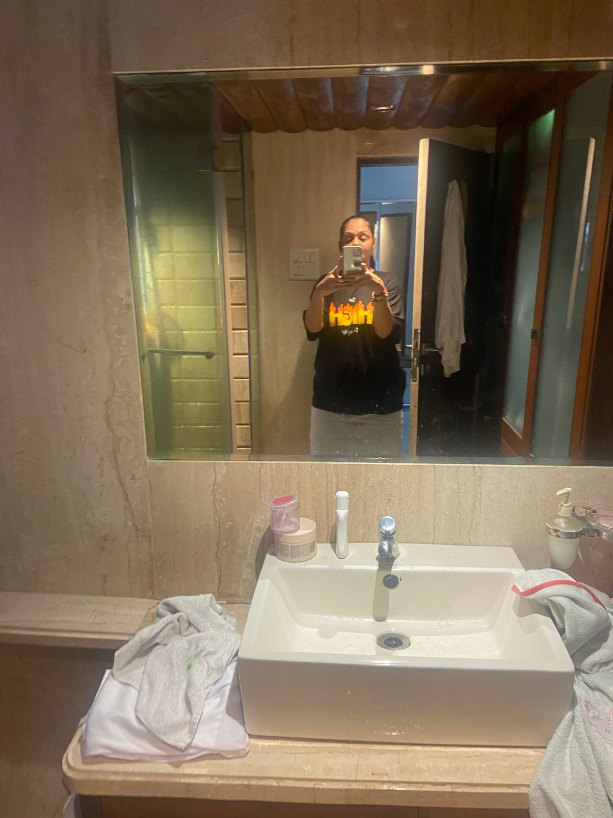 36 - Manju Towers, Andheri West