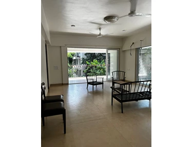 4 - Desiree, Bandra West