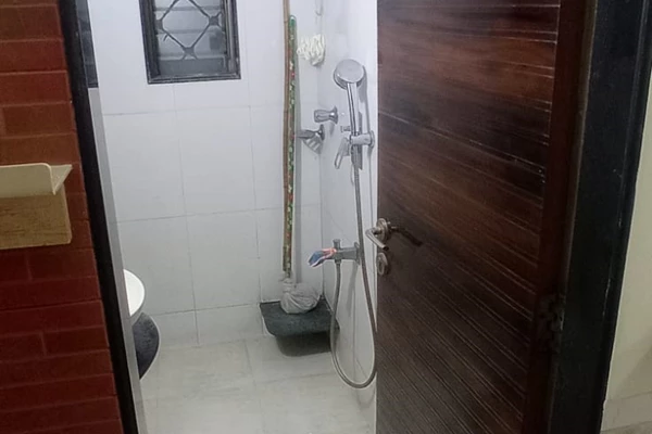 Flat on rent in Arvasu, Santacruz West