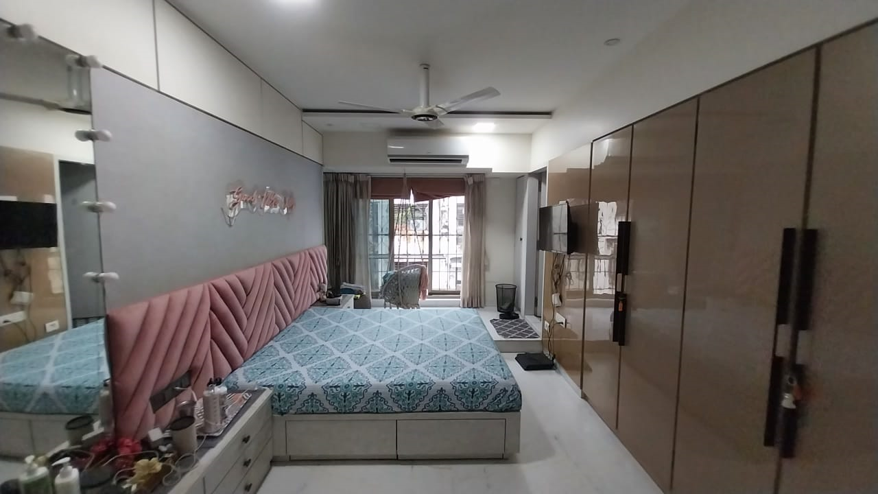 5 BHK Flat for Sale in Andheri West - Shiv Parvati