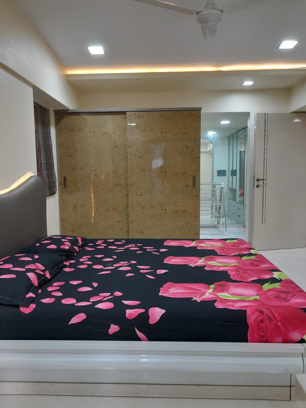 3 BHK Flat for Sale in Juhu - Gokul Darshan Apartment