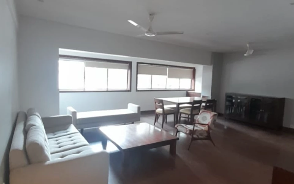 5 - Iris Apartment, Cuffe Parade