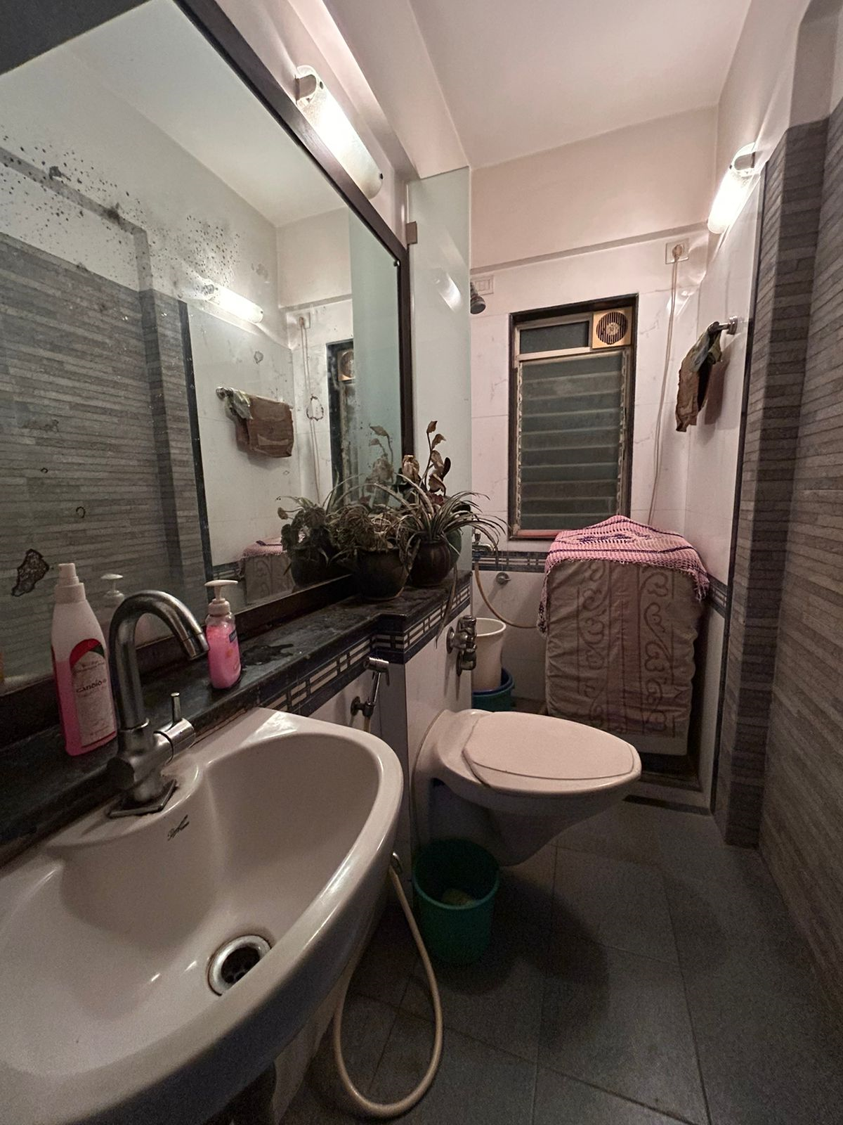 4 BHK Flat on Rent in Goregaon West - Rustomjee Ozone