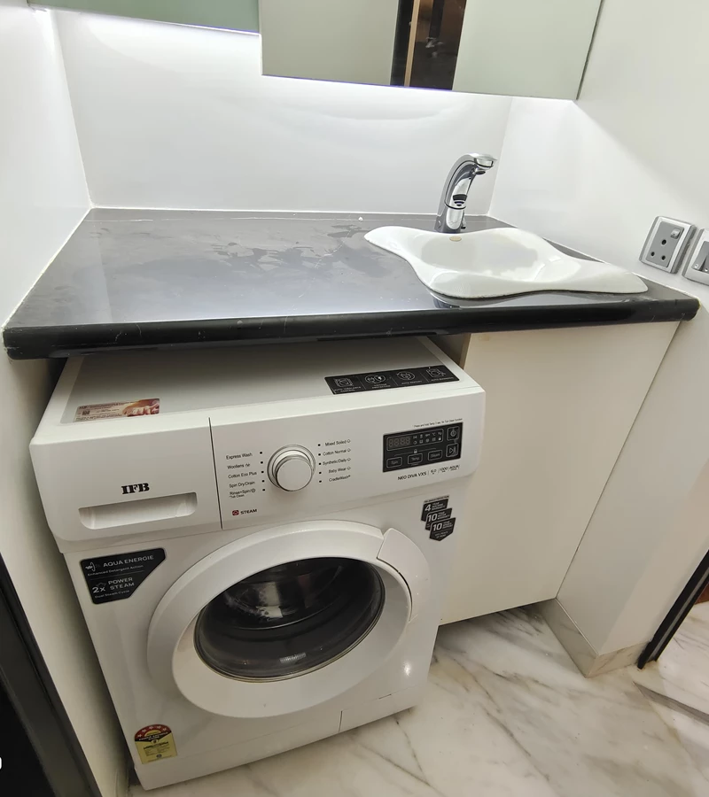 1 - Emporis, Bandra West