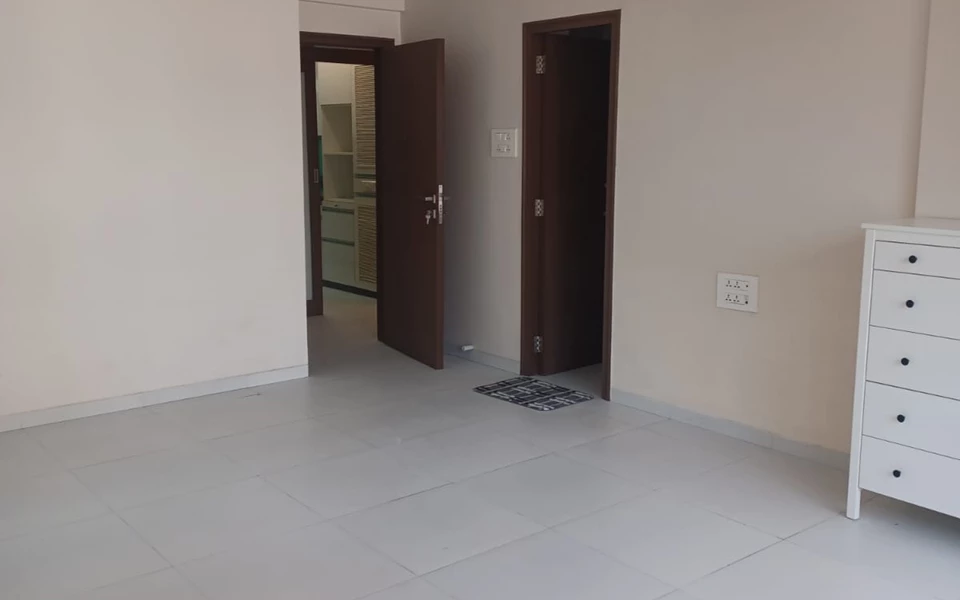 3 - Deepak Apartment , Peddar Road