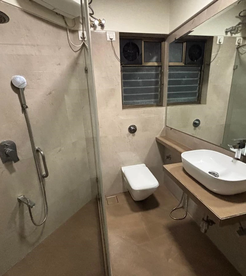25 - Poseidon, Andheri West