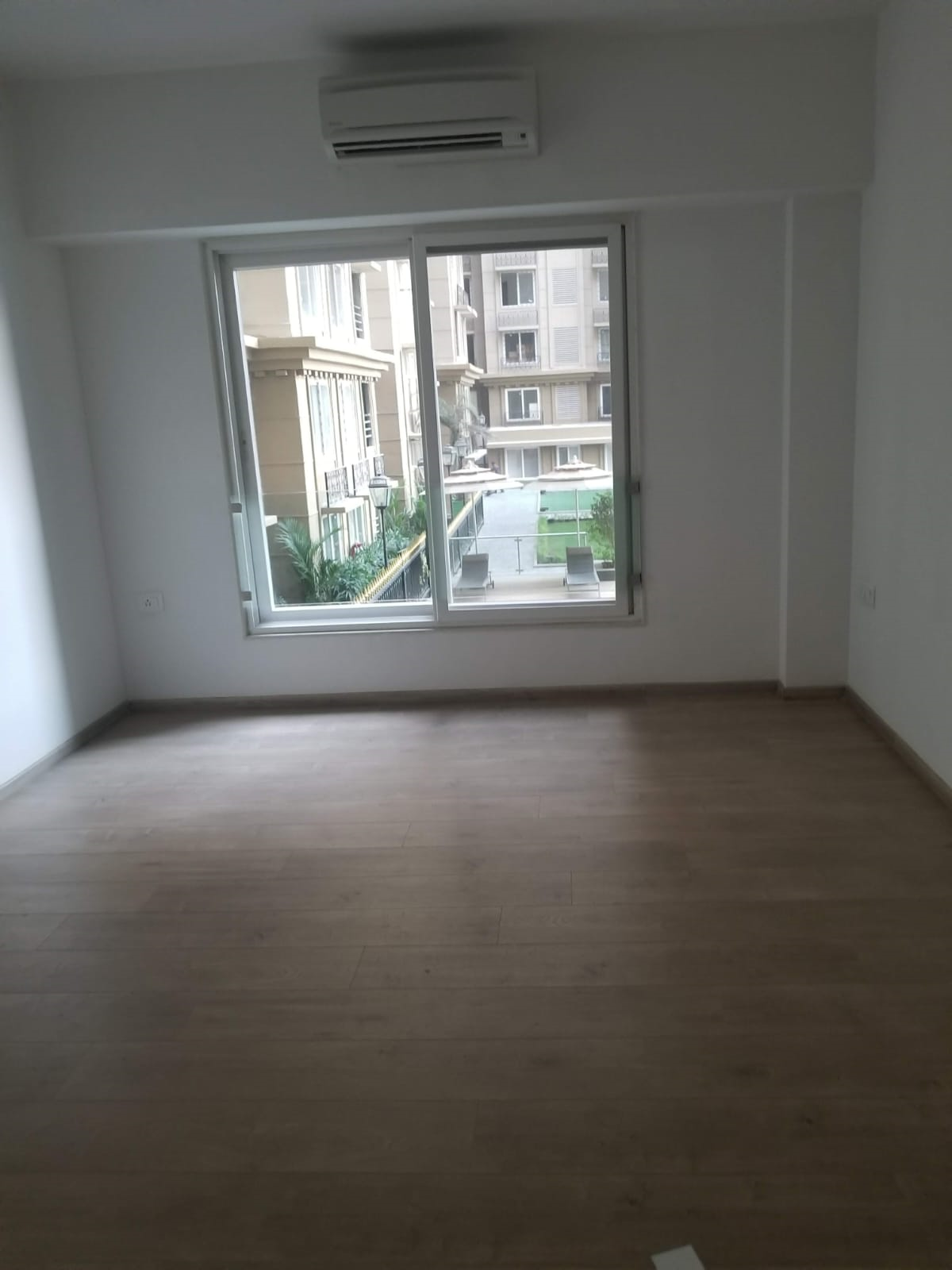 2 BHK Flat for Sale in Bandra East - Kanakia Paris