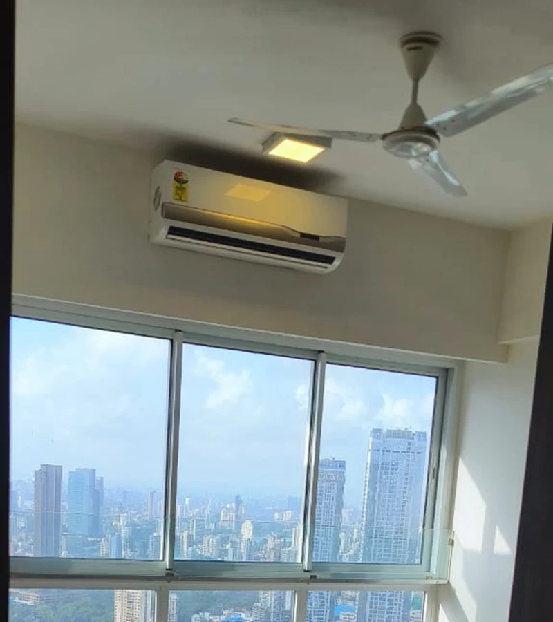 19 - Crescent Bay, Parel