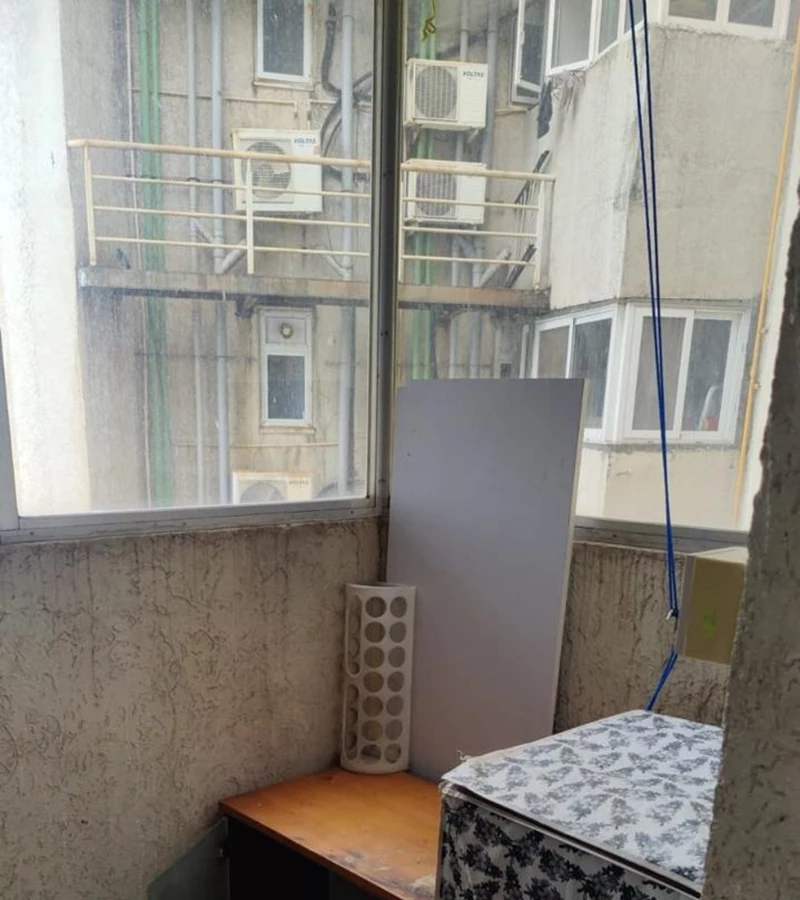 21 - Crescent Bay, Parel