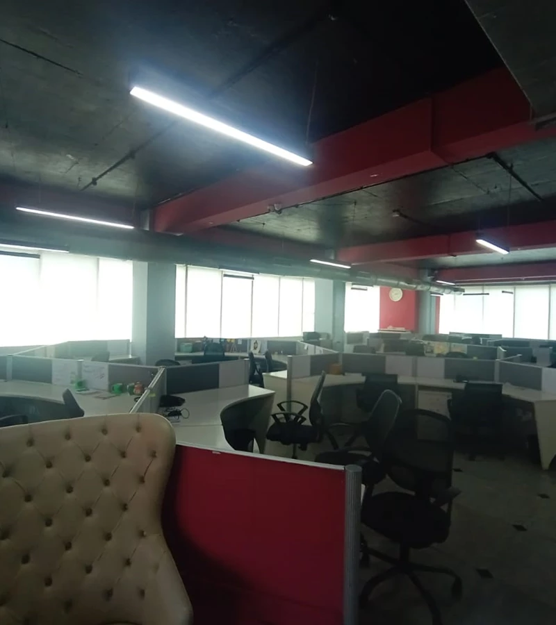 4 - Crystal Plaza, Santacruz East