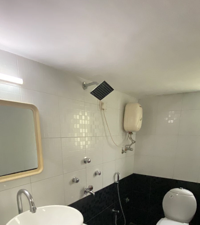 11 - Bajaj Diamond, Bandra West
