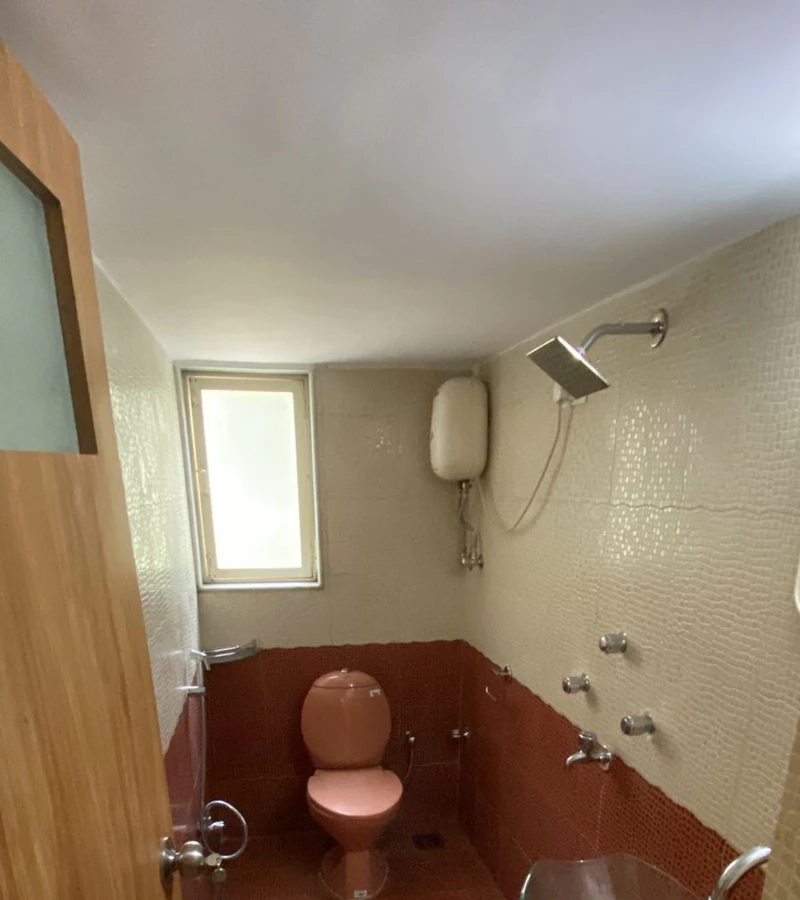 8 - Bajaj Diamond, Bandra West
