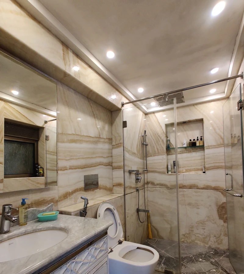 11 - Navratan, Bandra West