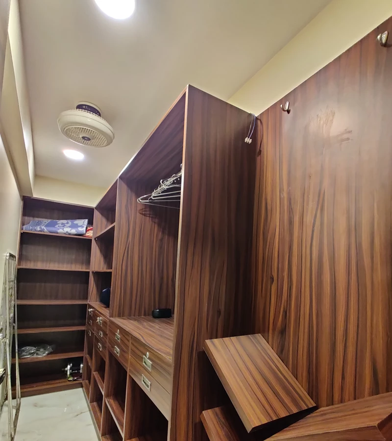 14 - Navratan, Bandra West