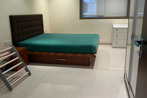 Flat on rent in Metropolitan, Bandra West