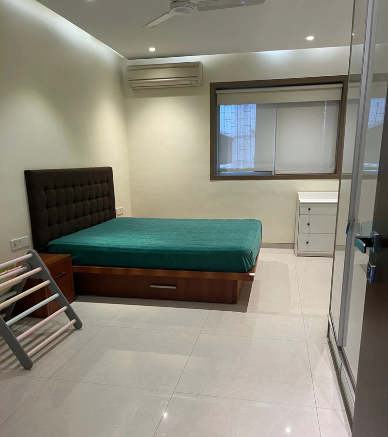 5 - Metropolitan, Bandra West