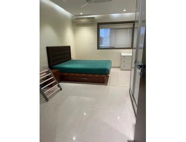 5 - Metropolitan, Bandra West