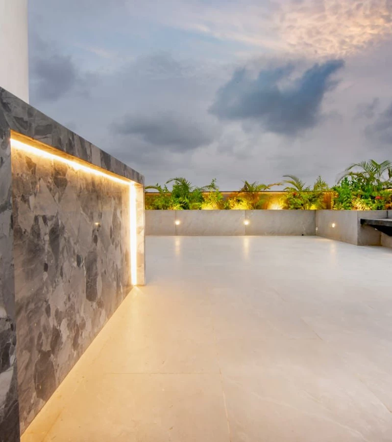14 - Trinity Luxury, Khar West