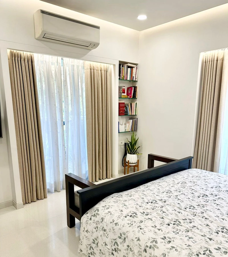 4 - Trinity Luxury, Khar West