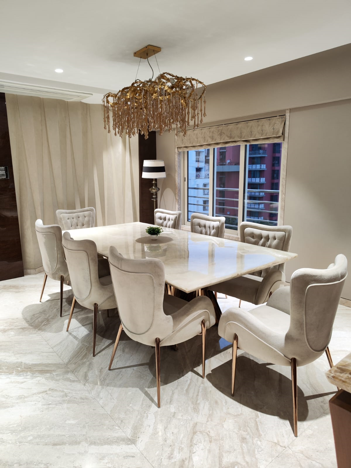 4 - Enchante, Khar West