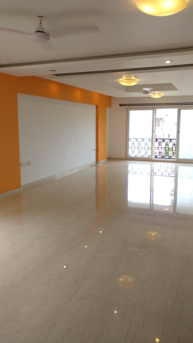 13 - Enchante, Khar West