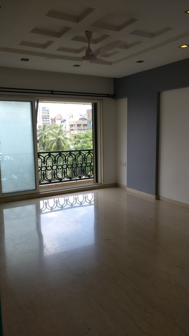 2 - Enchante, Khar West