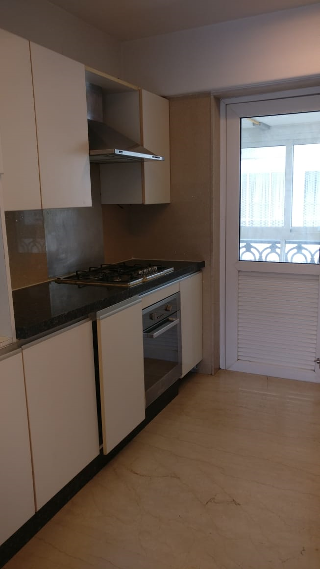 3 - Enchante, Khar West