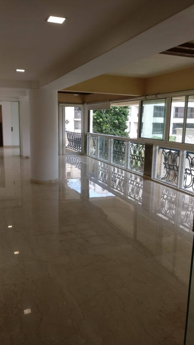 5 - Enchante, Khar West