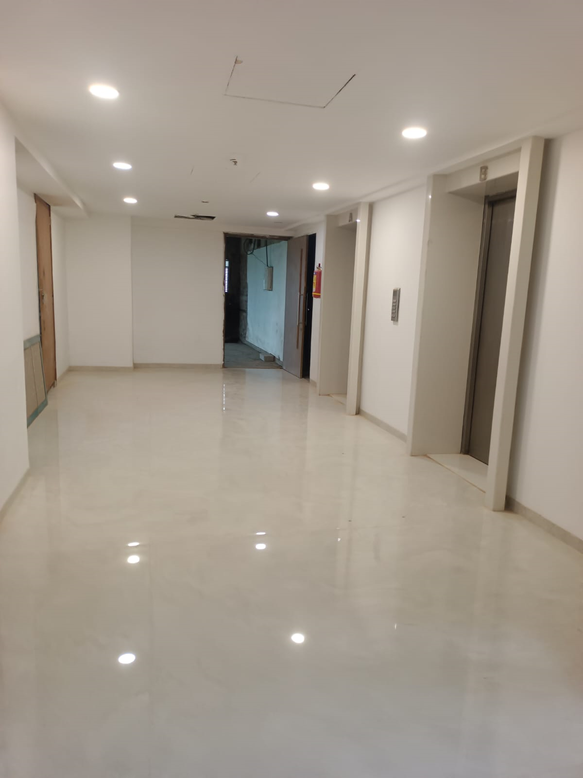 Office Space Office on Rent in Vashi - Kesar Solitaire