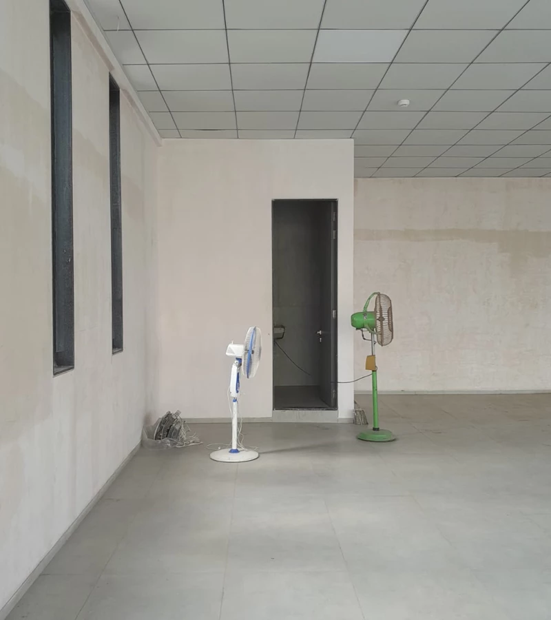 11 - X Cube, Andheri West