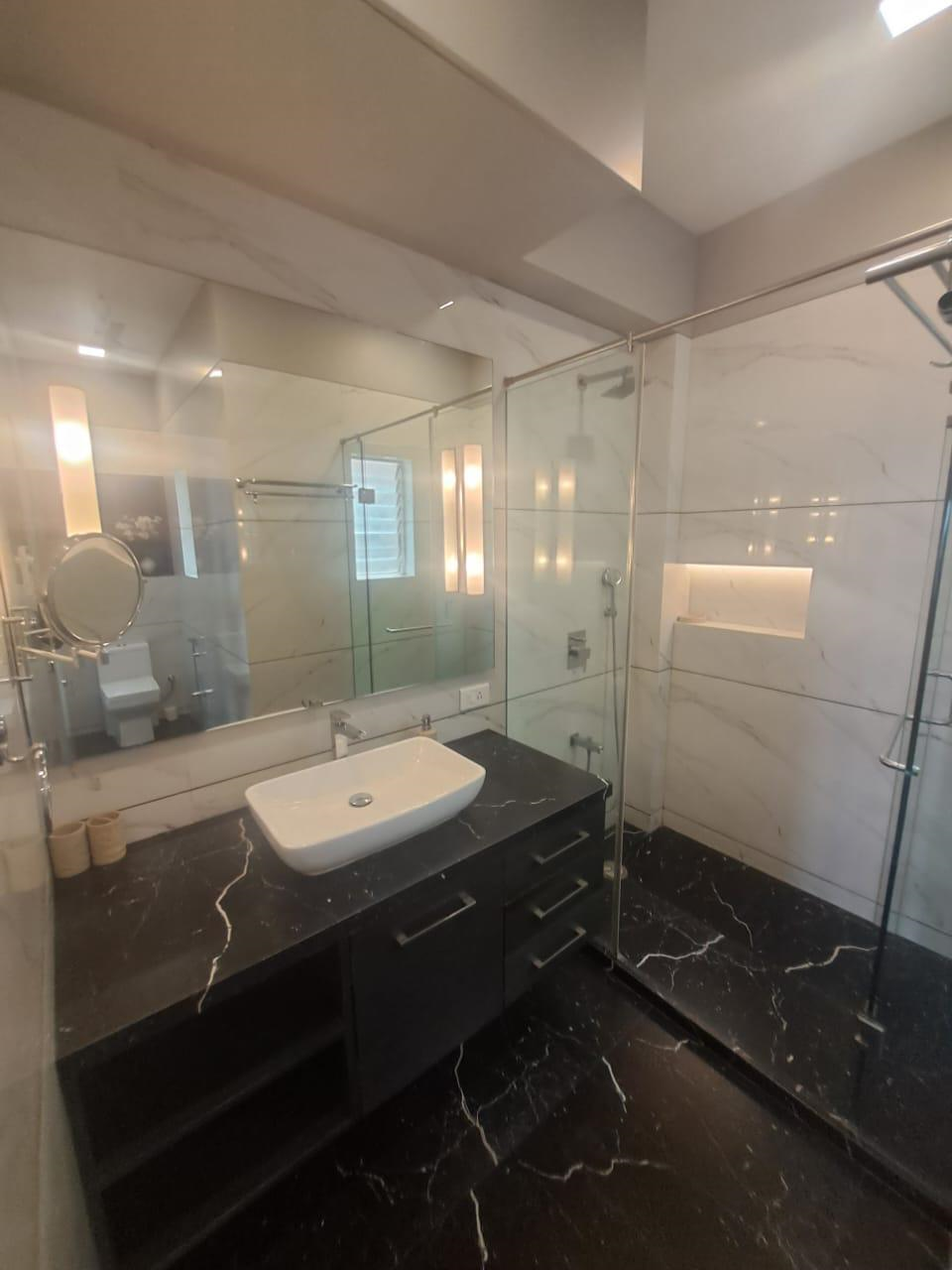 3 - Palacimo, Breach Candy