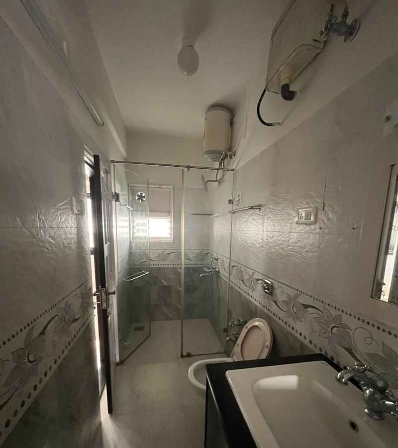 9 - Sarnath, Breach Candy