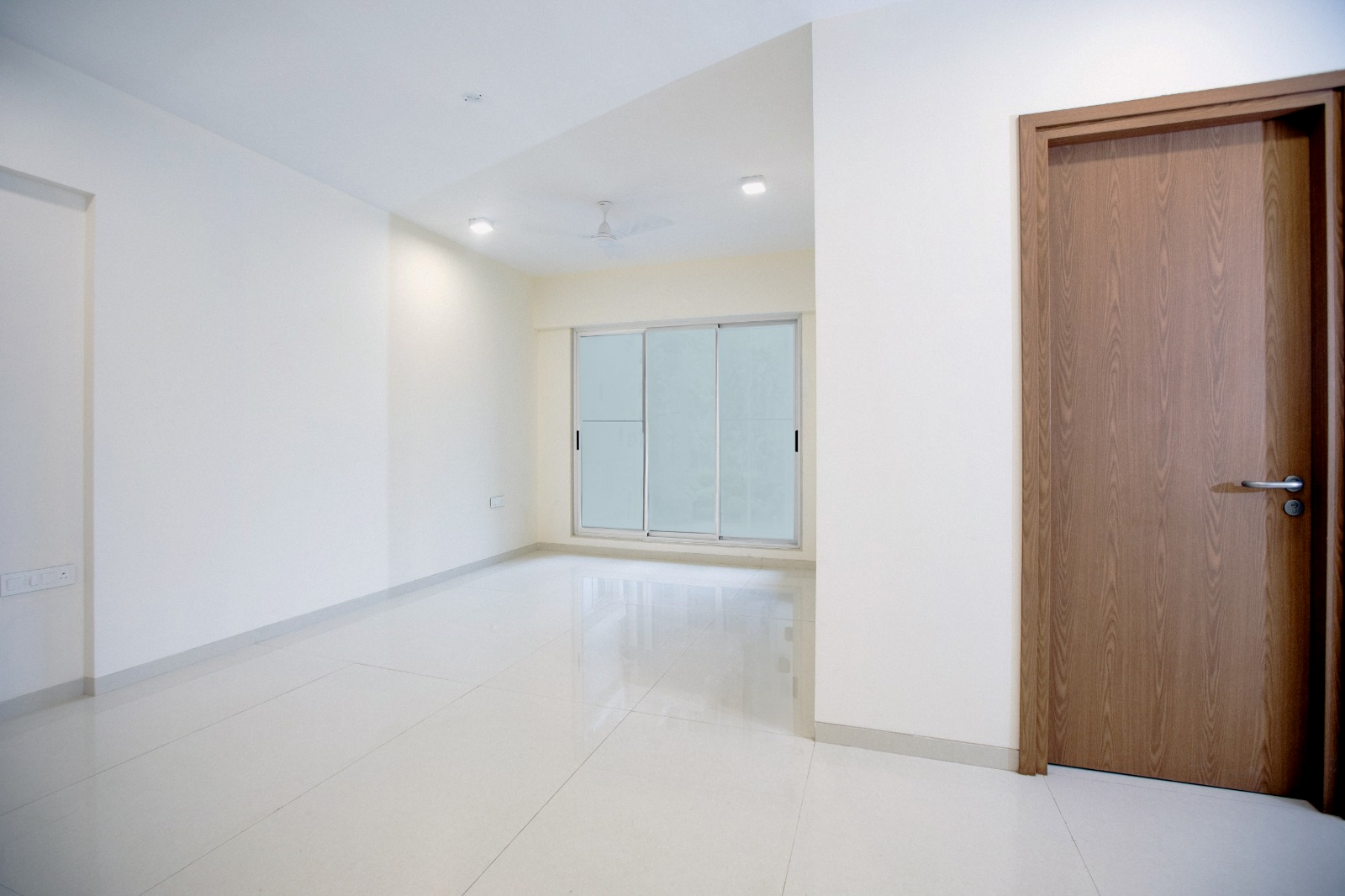 2 BHK Flat on Rent in Bhandup - Kukreja Complex