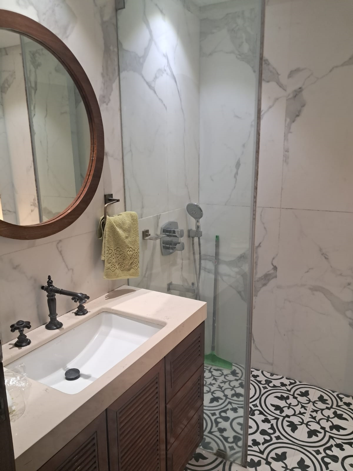 2 - Eldorado, Prabhadevi